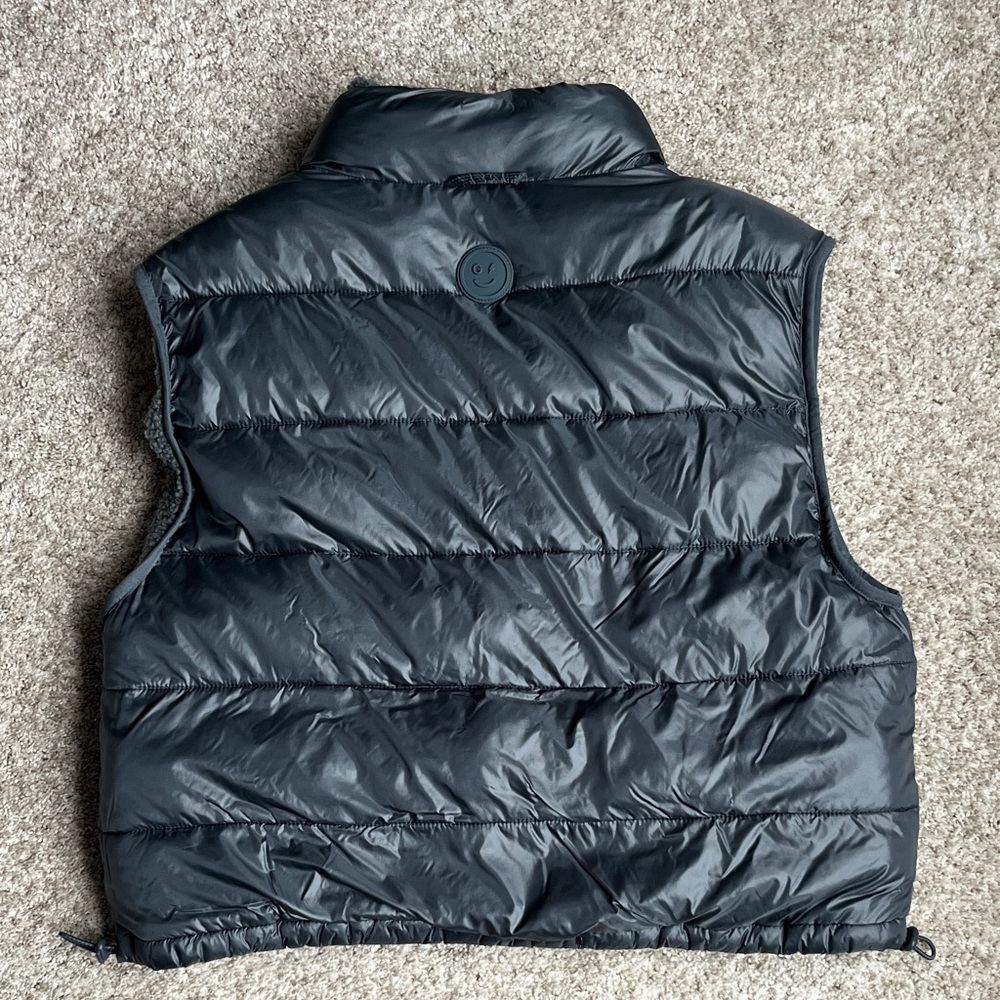 Gilly Hicks Women’s Puffer Vest - Picture 3 of 5